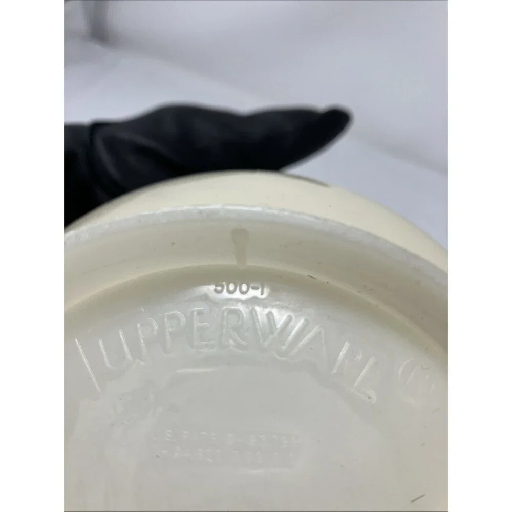 VTG Tupperware Mix-N-Store 8 Cup 2 Qt Measuring Bowl Pitcher Spout 500-1